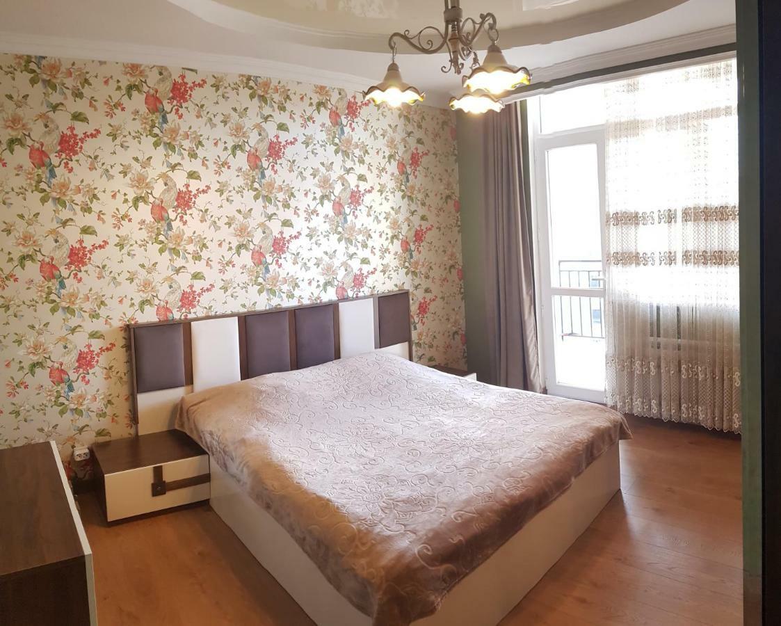 Sunrise Apartment Batumi Exteriör bild